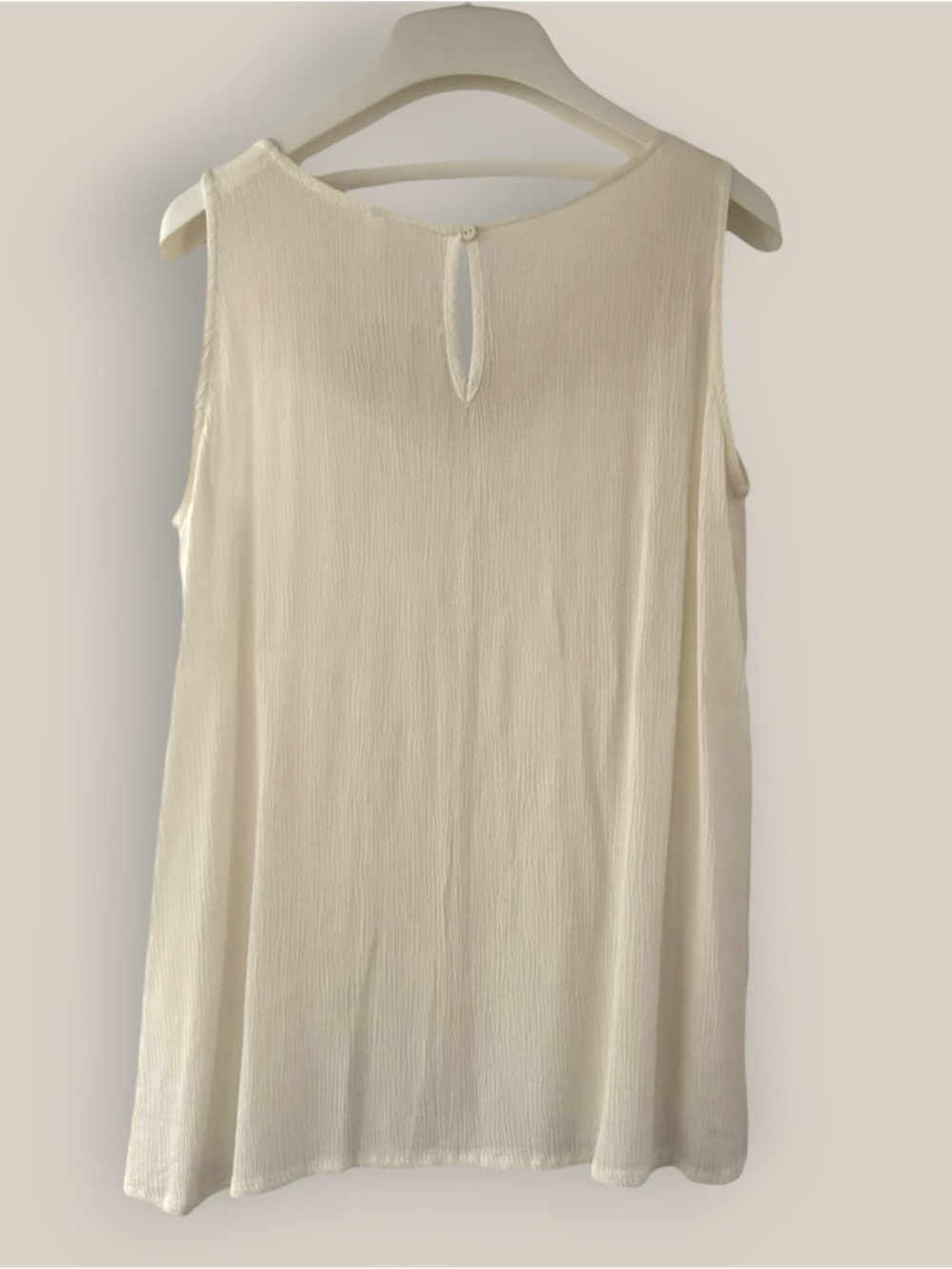 🛍️SALE🛍️ DeFacto Sleeveless Flowy Floral Tank Top - Picture 5 of 8